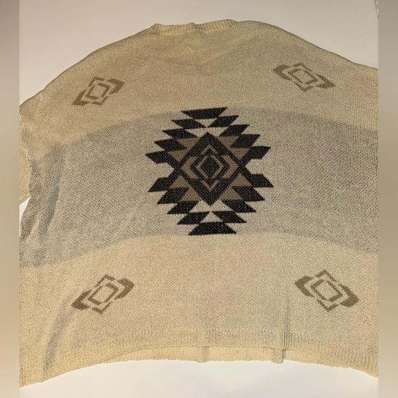 Chic Soul Women’s 1X Short Sleeve Sweater Aztec Print Knit Boho Casual Top - Picture 7 of 9